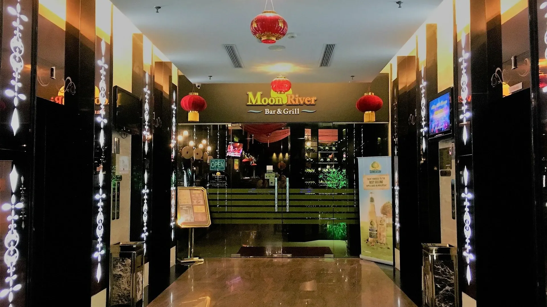 Kinta Riverfront Hotel & Suites Ipoh 4*,